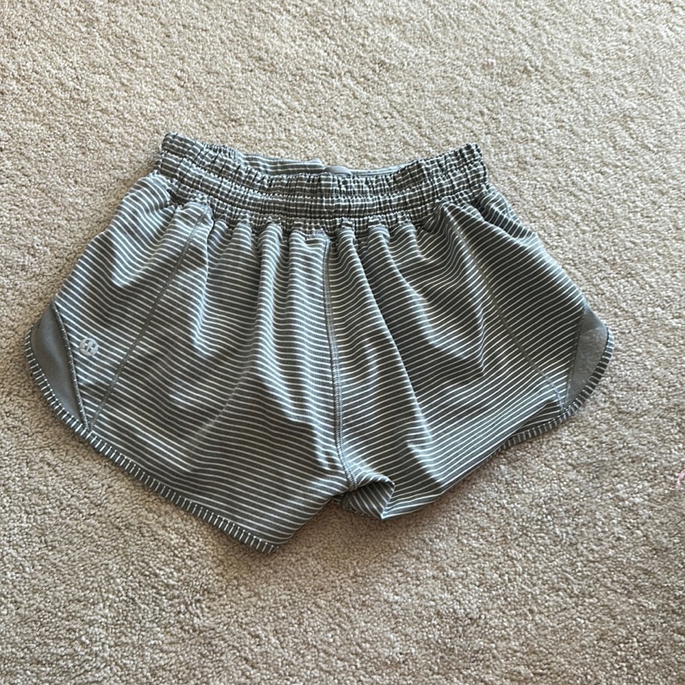 size 2 striped lulu shorts
